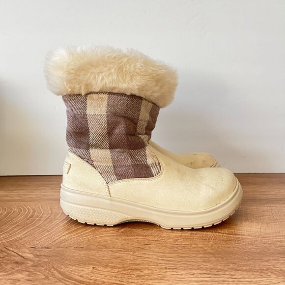 Crocs Winter Shearling Style Plaid Faux Fur Beige Boots Women's Size 7 - Picture 1 of 8